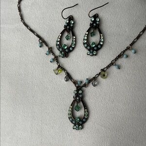 *NEW WITH TAG* Elegant Teardrop Jewelry Set with Blue Accents